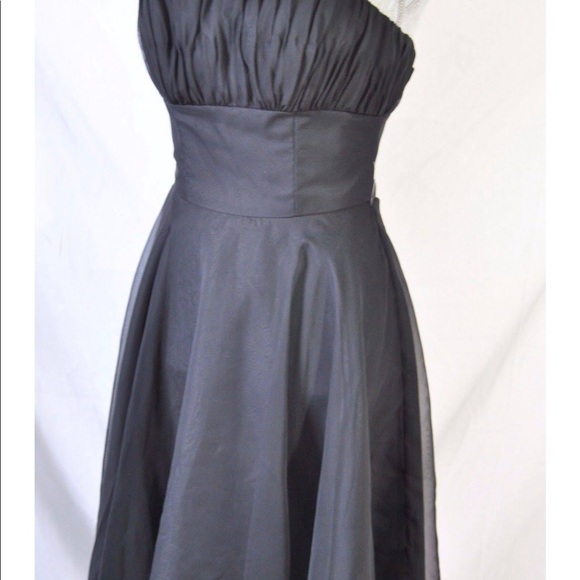 Black cocktail dress - Picture 7 of 8